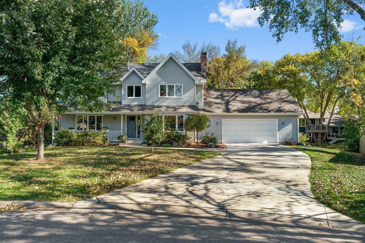 2501 Wellington Circle, Wayzata, MN 55391