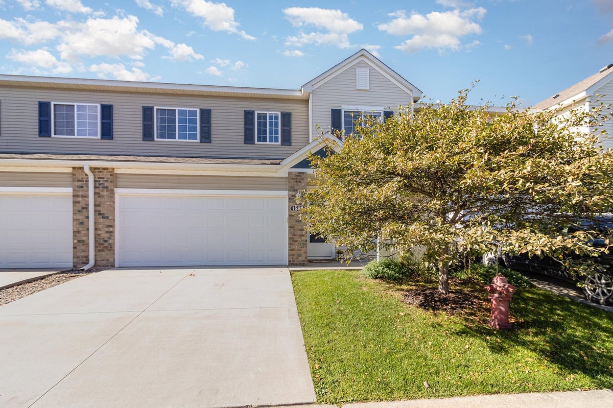 1882 13th Street W #802, Hastings, MN 55033