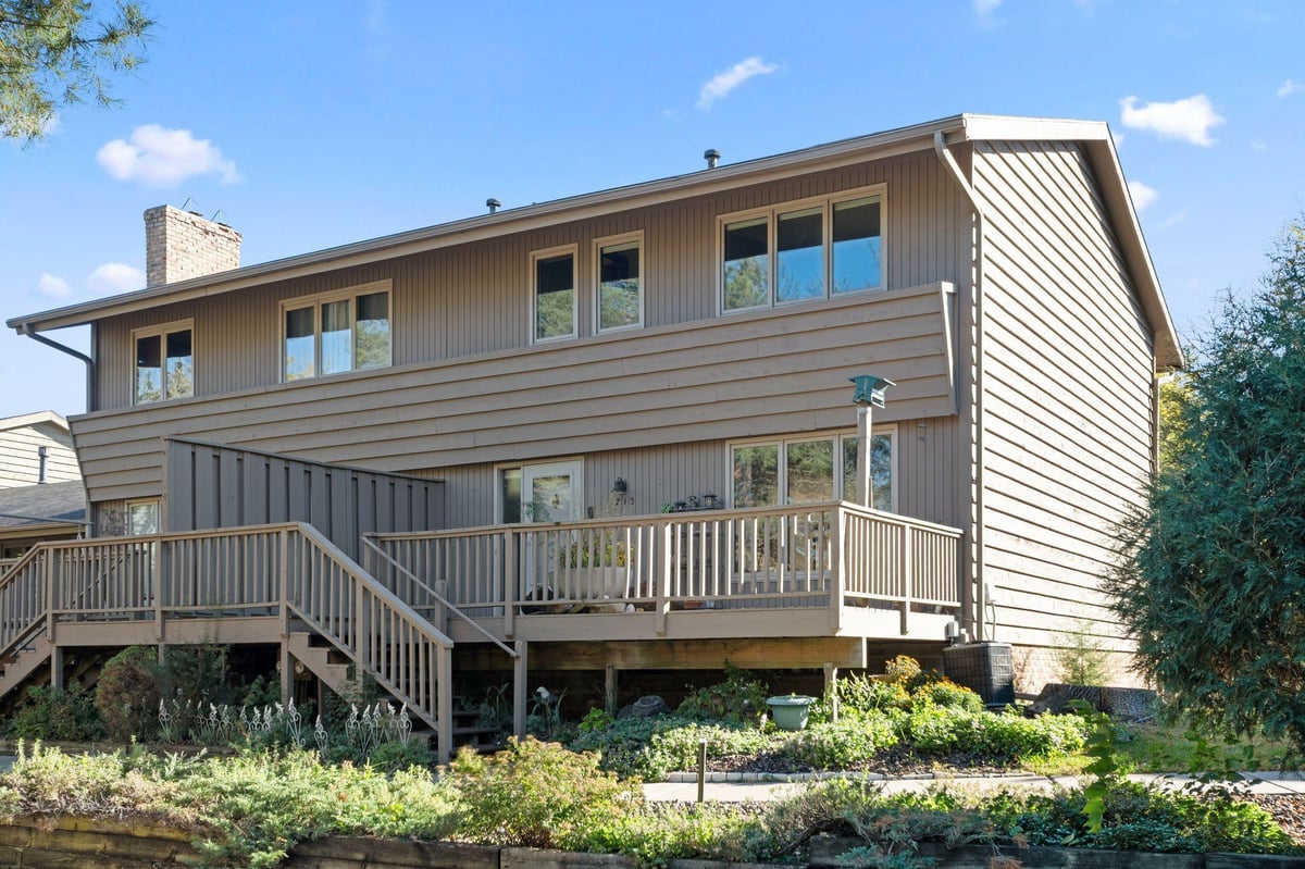 212 Windsor Court, New Brighton, MN 55112