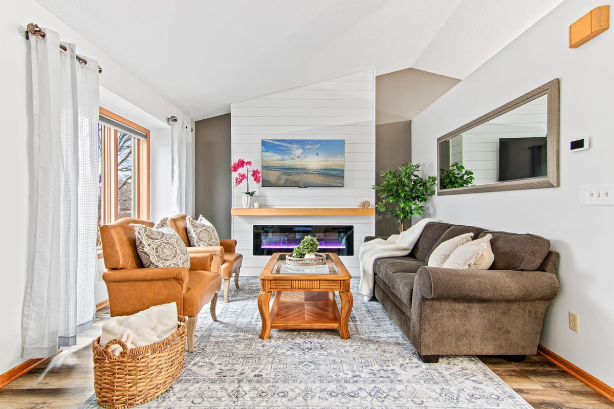 1677 124th Avenue NE, Blaine, MN 55449