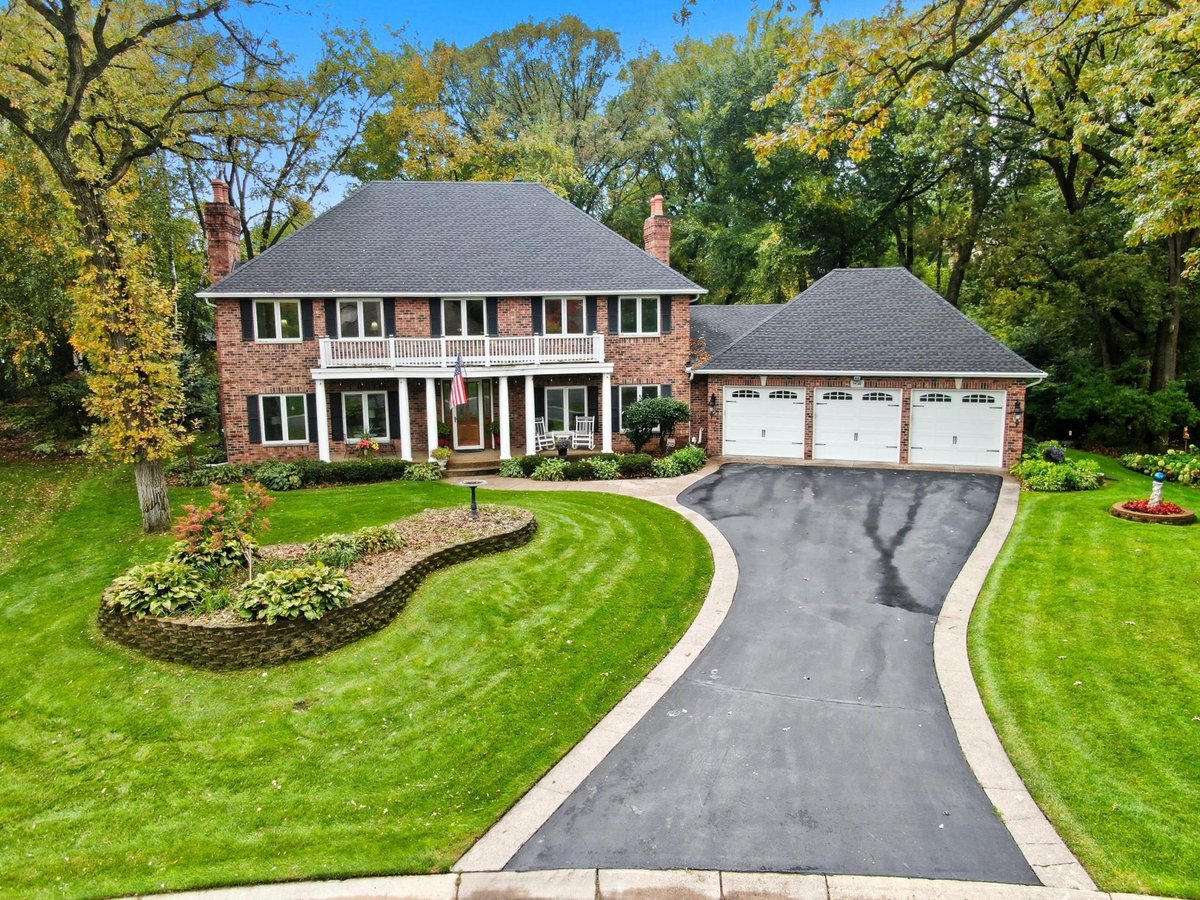 1438 Kings Wood Road, Eagan, MN 55122