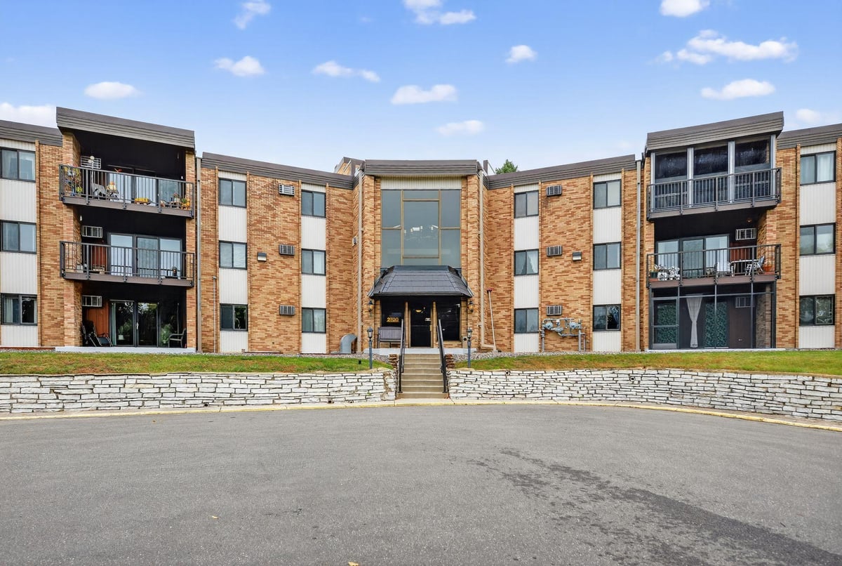 2700 Oxford Street N #135, Roseville, MN 55113