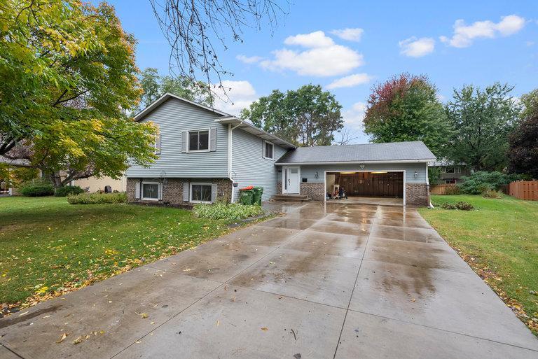 8094 Garfield Street NE, Spring Lake Park, MN 55432