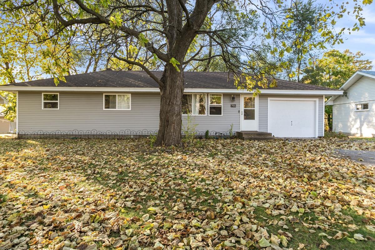 7916 Pleasant View Drive NE, Spring Lake Park, MN 55432