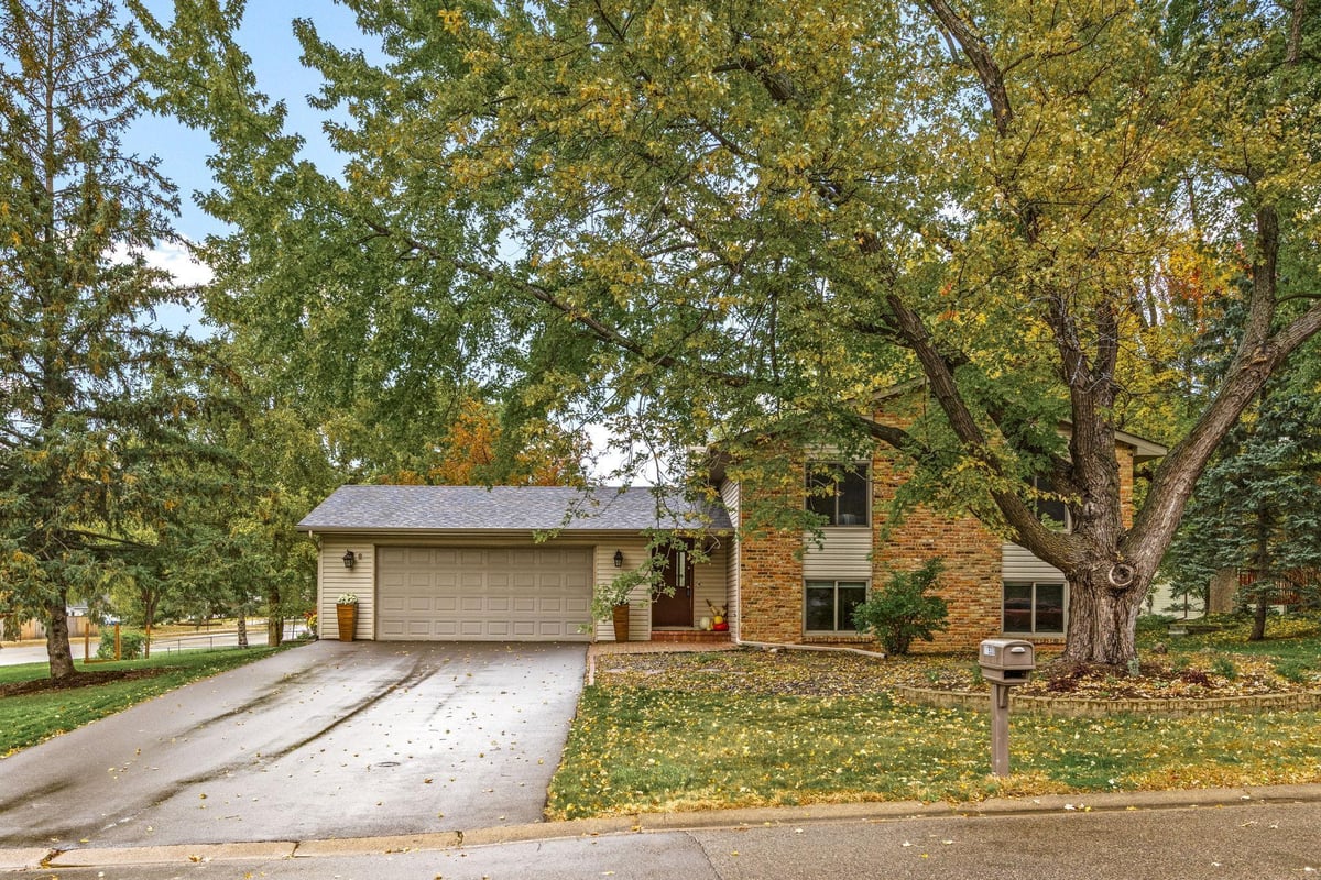 11930 50th Avenue N, Plymouth, MN 55442