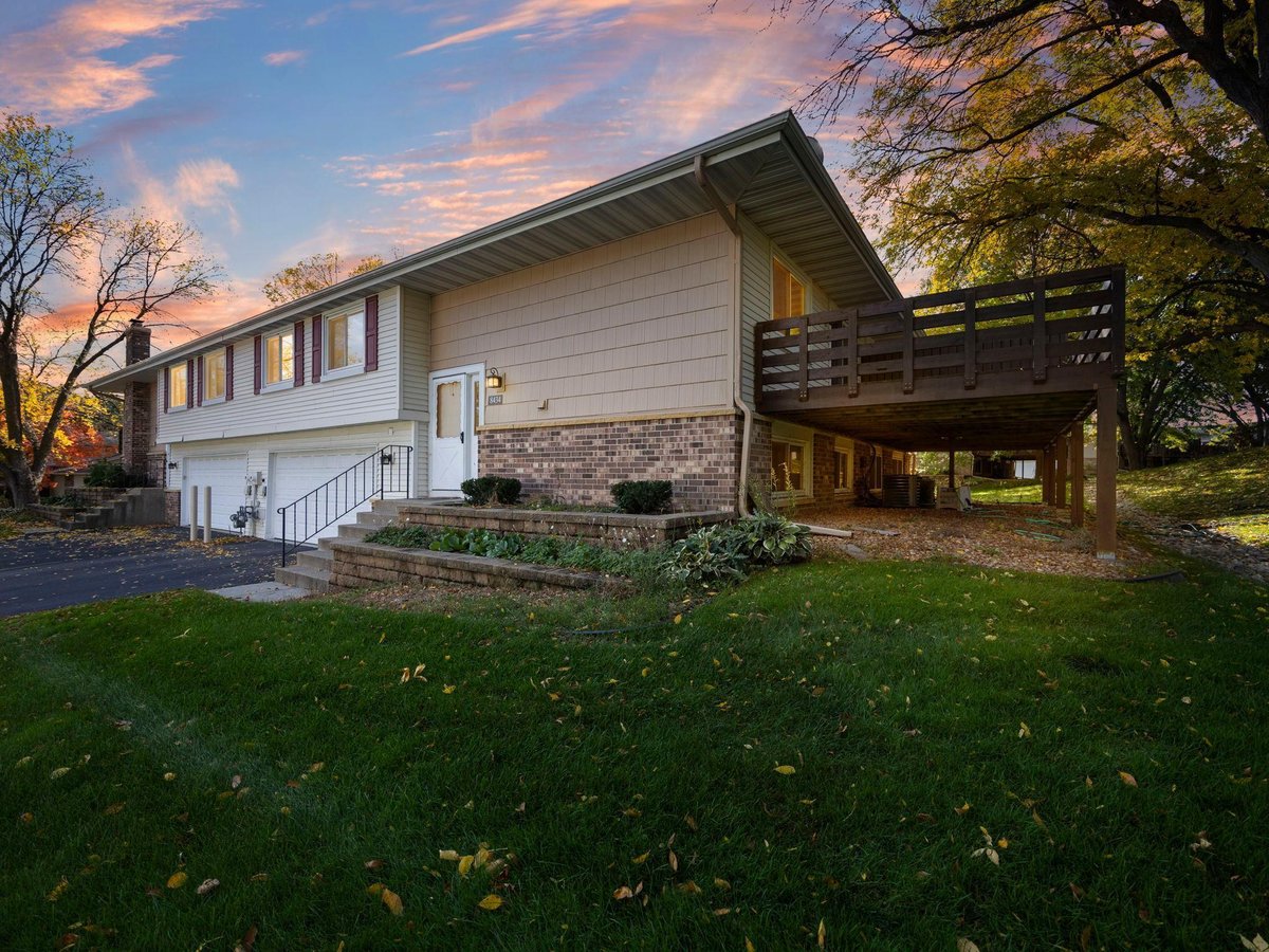 8434 W 97th Street, Bloomington, MN 55438