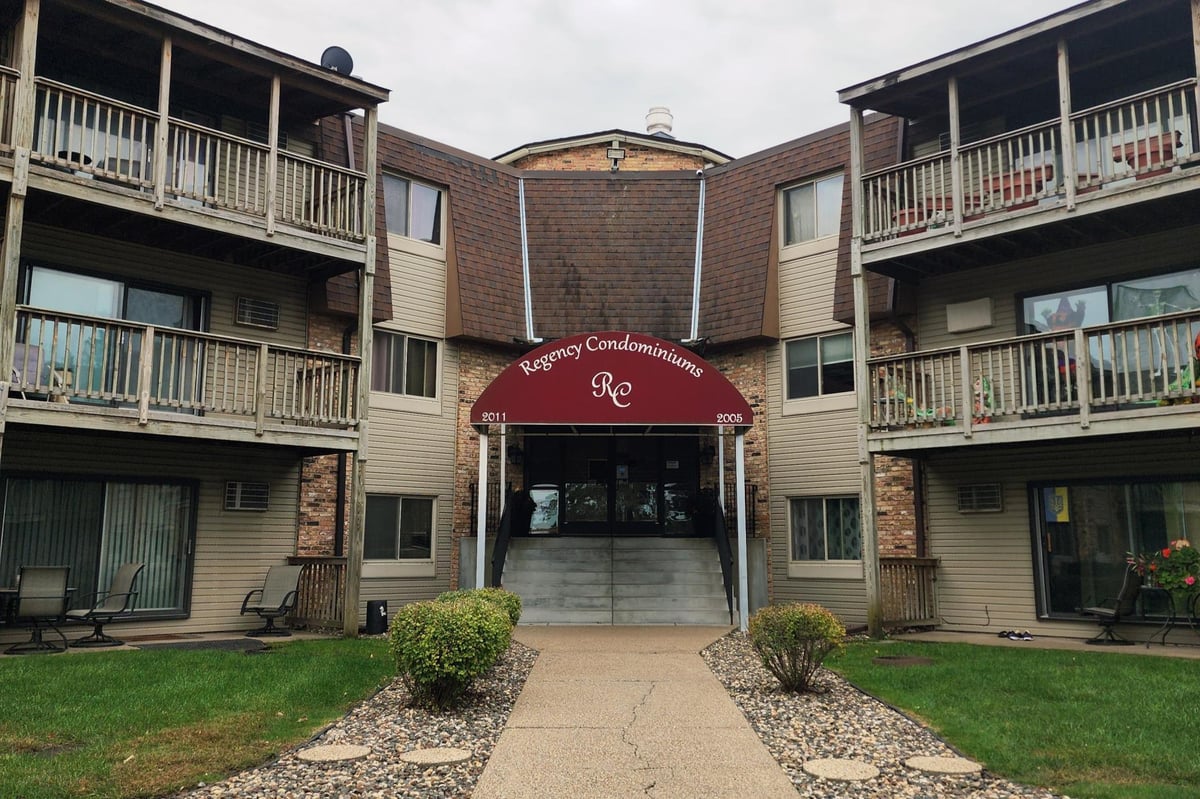 2005 122nd #A14, Burnsville, MN 55337