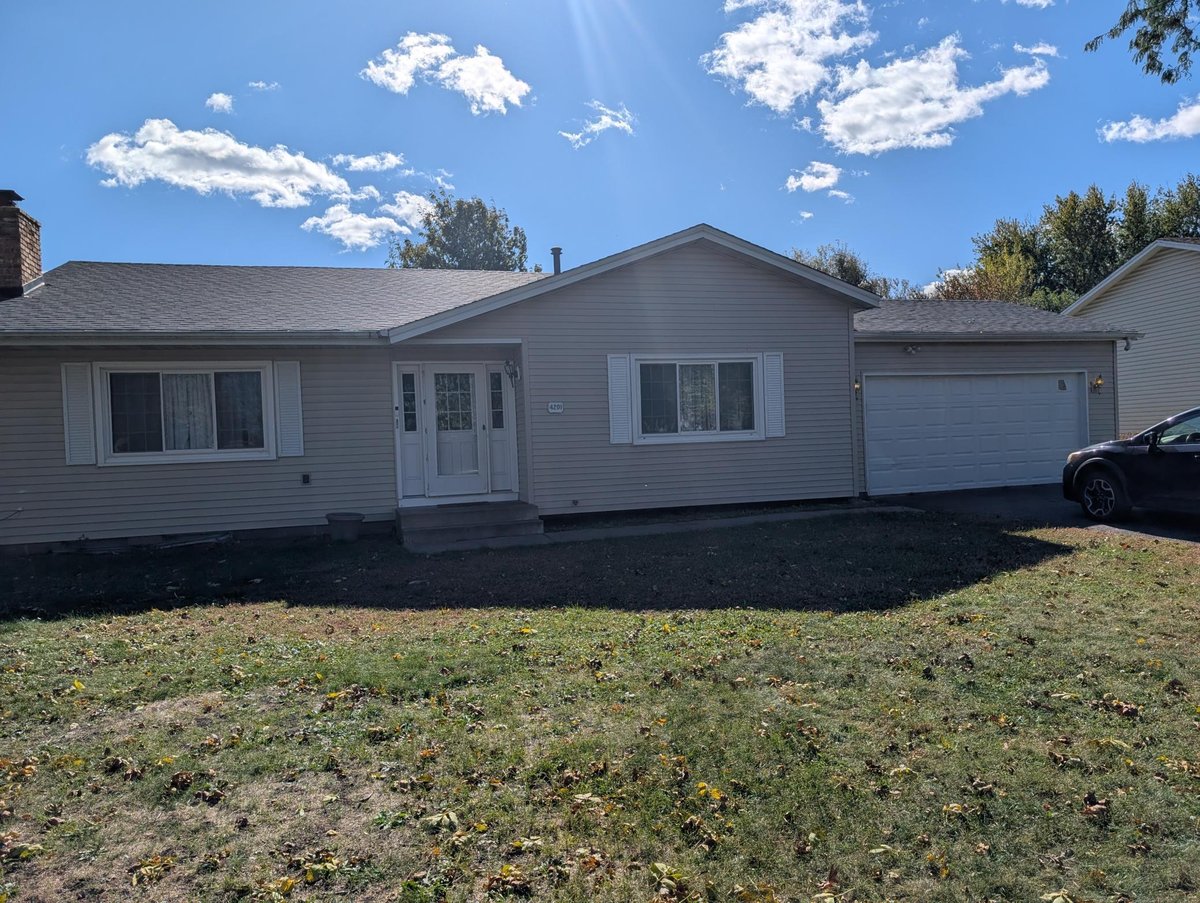 4201 82nd Avenue N, Brooklyn Park, MN 55443