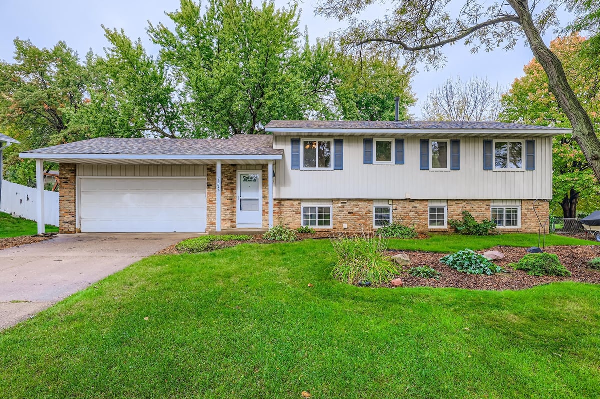 7575 Irish Avenue S, Cottage Grove, MN 55016