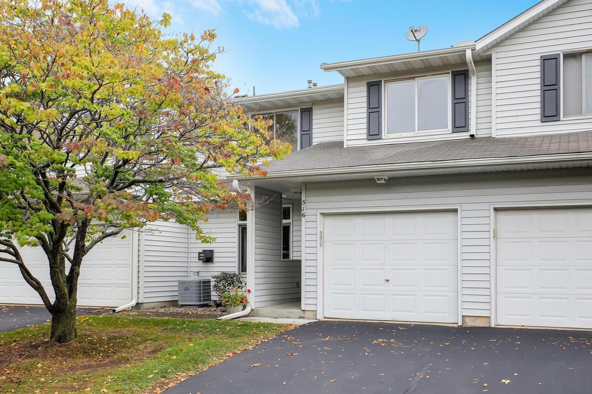 516 Roundhouse Street, Shakopee, MN 55379