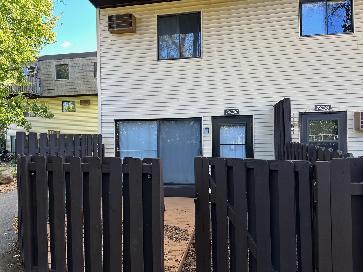 7434 72nd Lane N, Brooklyn Park, MN 55428