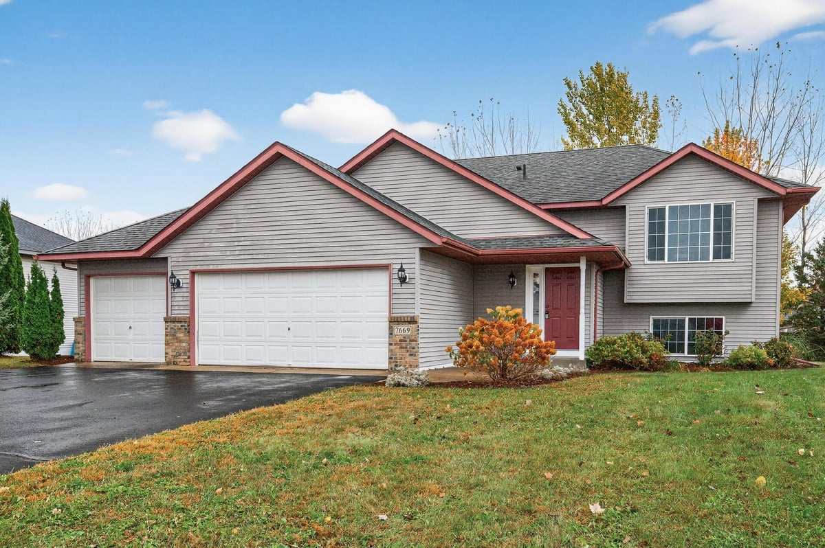 7669 386th Street, North Branch, MN 55056