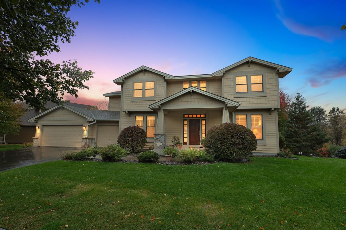 10741 Hawthorn Trail, Woodbury, MN 55129