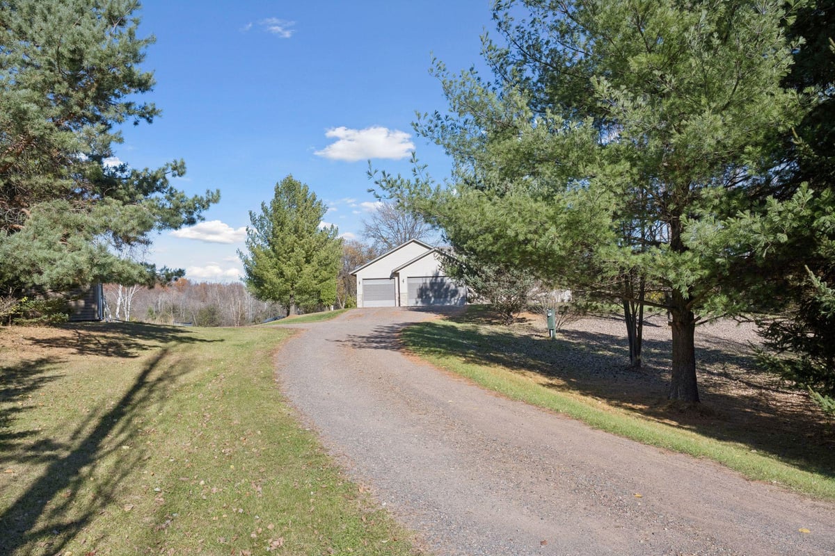 1108 N Lake Drive W, Braham, MN 55006