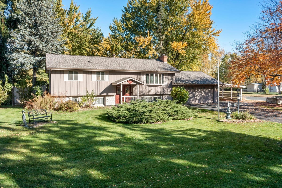 663 91st Avenue NE, Blaine, MN 55434