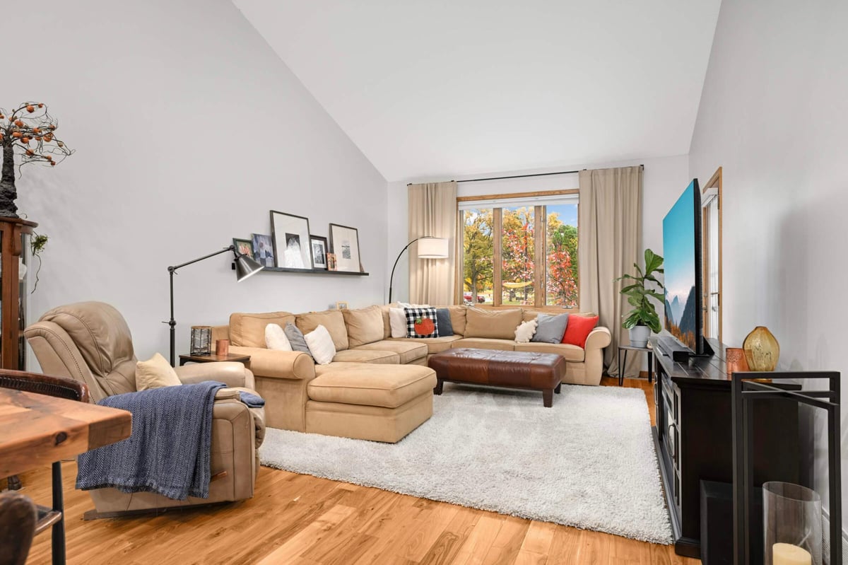 420 97th Avenue NW, Coon Rapids, MN 55433