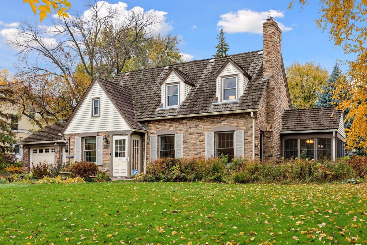 1023 Nebraska Avenue W, Saint Paul, MN 55117