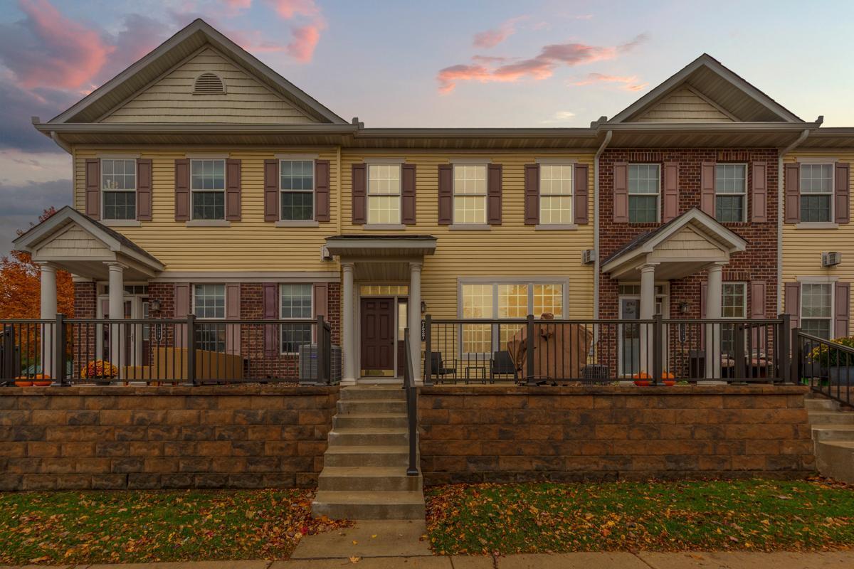 7537 12th Street N, Oakdale, MN 55128