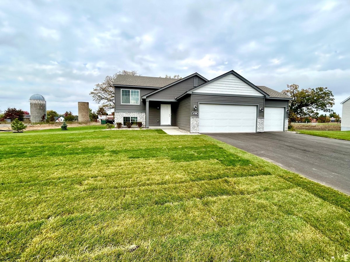 6708 Granby Street, North Branch, MN 55056