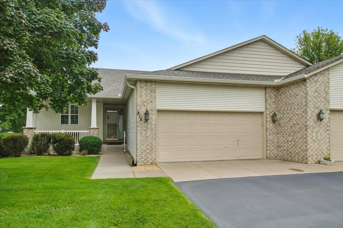815 Woodduck Drive, Woodbury, MN 55125