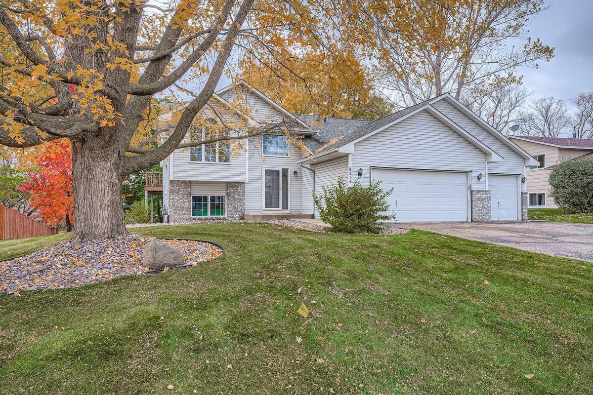 8234 166th Street W, Lakeville, MN 55044