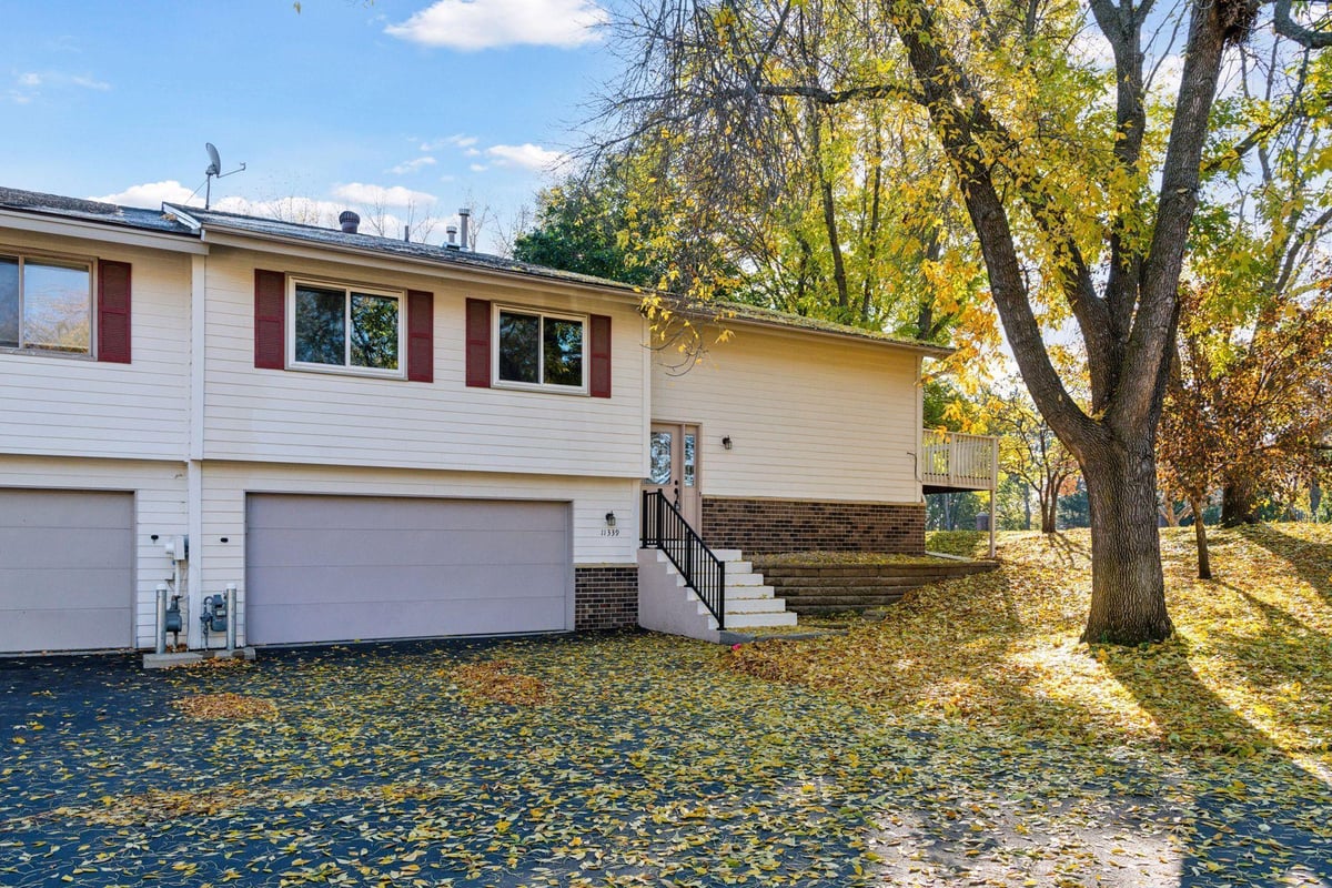 11339 Vessey Circle, Bloomington, MN 55437