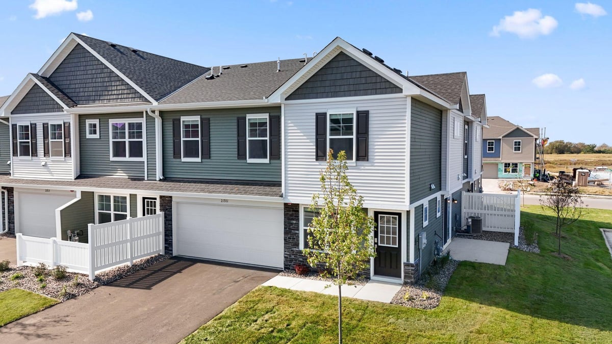 21701 Dahlia Lane, Farmington, MN 55024