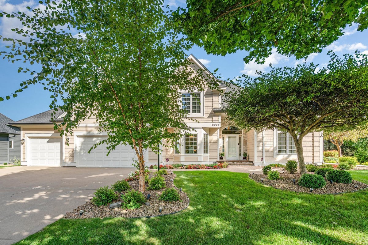 9031 Highview Lane, Woodbury, MN 55125