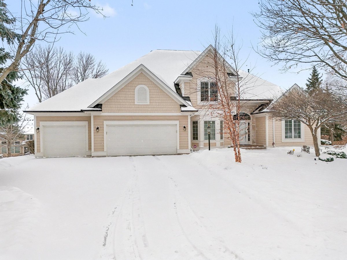9031 Highview Lane, Woodbury, MN 55125