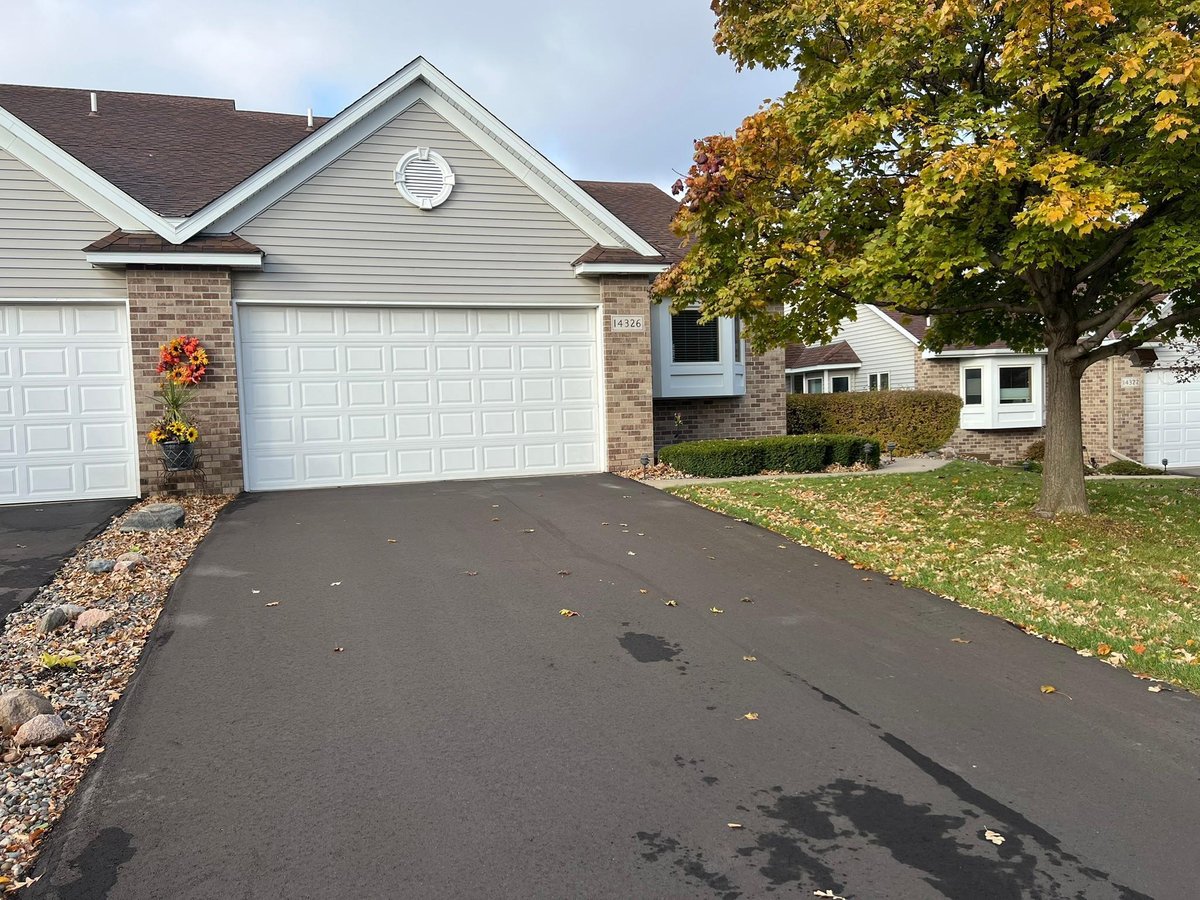 14326 Peninsula Point Drive, Savage, MN 55378