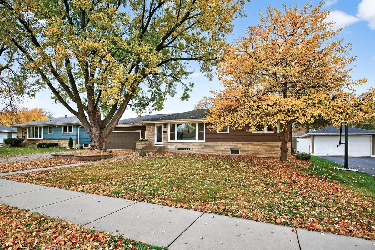 12724 Monterey Avenue S, Savage, MN 55378