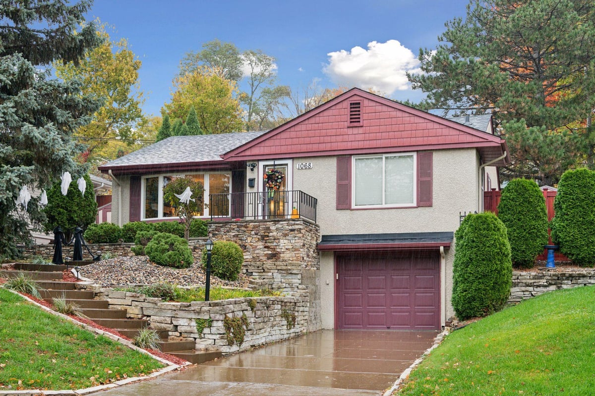 1068 Prior Avenue S, Saint Paul, MN 55116