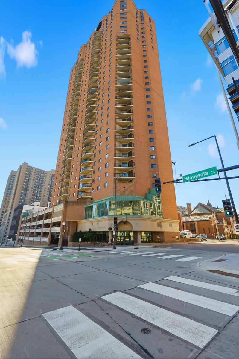 78 10th Street E #2807, Saint Paul, MN 55101