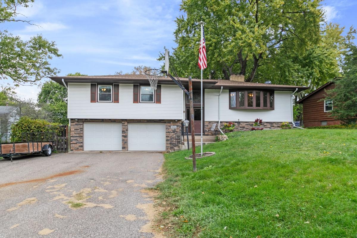 10004 Maple Circle, Bloomington, MN 55431