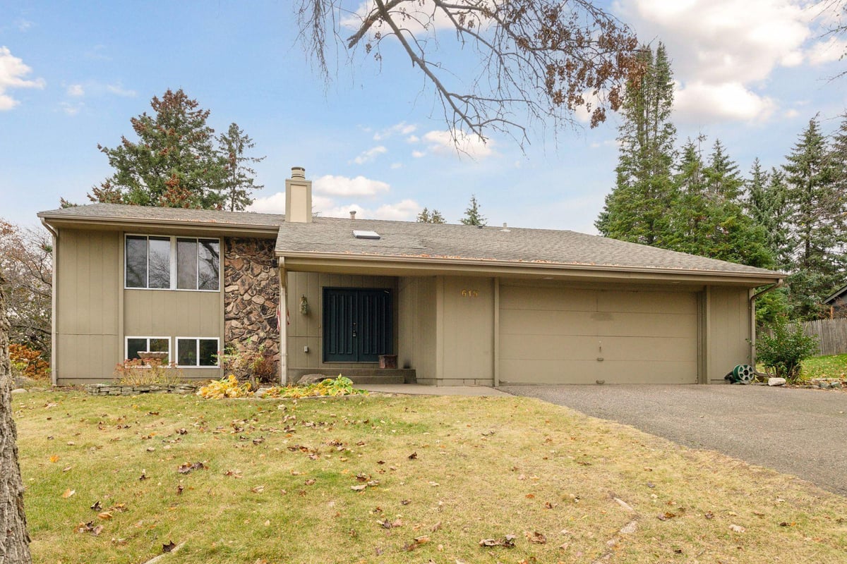 615 Windemere Curve #N, Plymouth, MN 55441