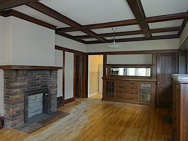 1554 Hillside Avenue N, Minneapolis, MN 55411