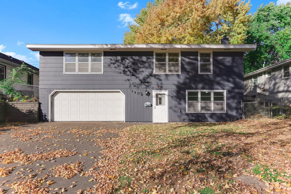 1409 Independence Avenue N, Golden Valley, MN 55427