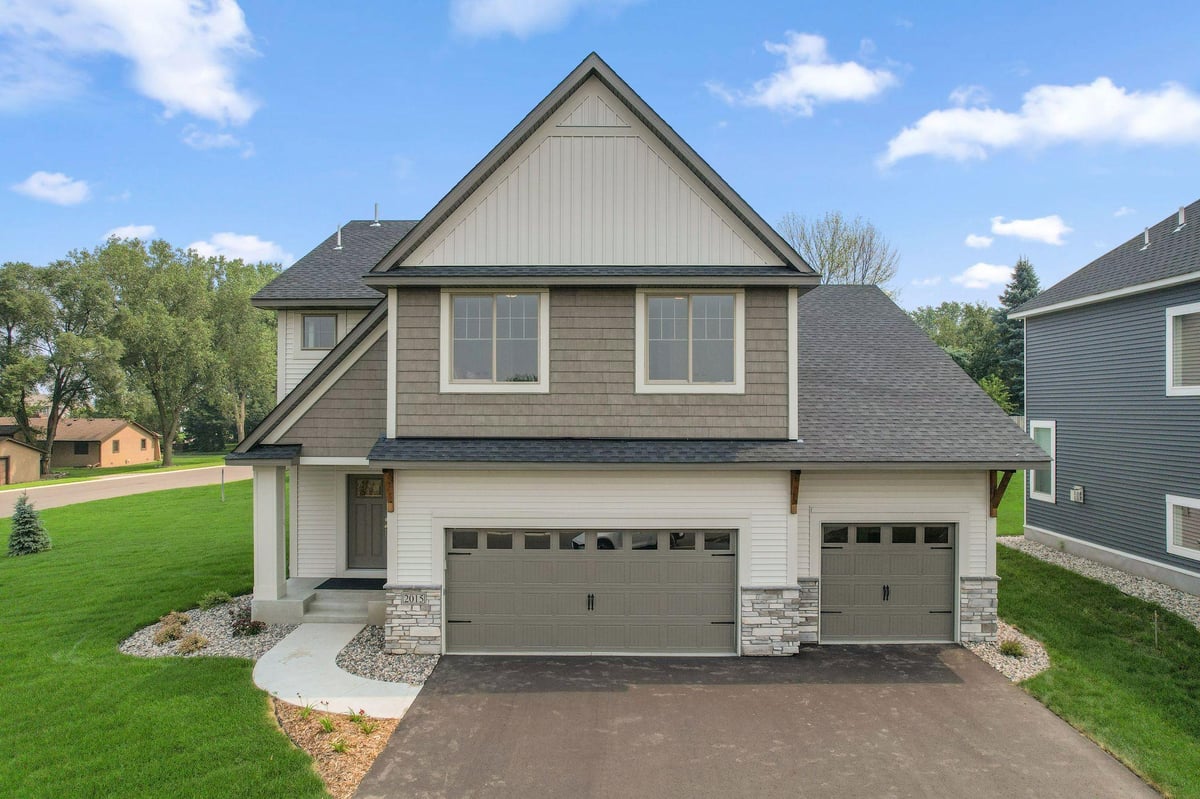 2015 Brookview Street, Shakopee, MN 55379