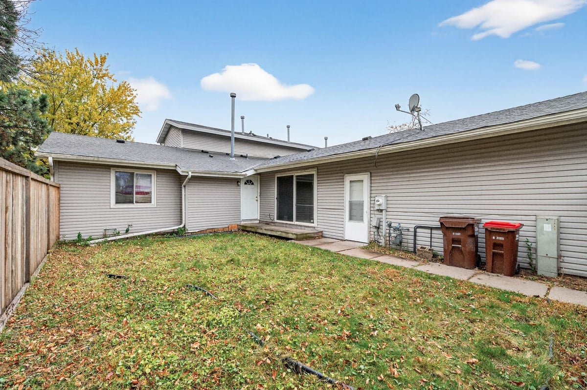 7772 Dunmore Road, Woodbury, MN 55125