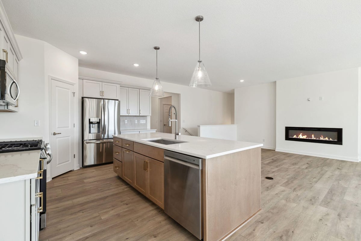 17811 Ellsworth Drive, Lakeville, MN 55044