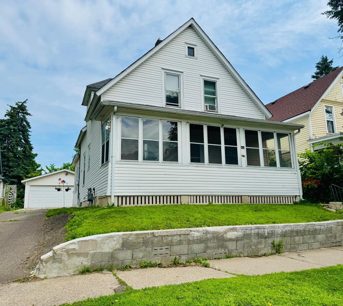 371 Sherburne Avenue, Saint Paul, MN 55103