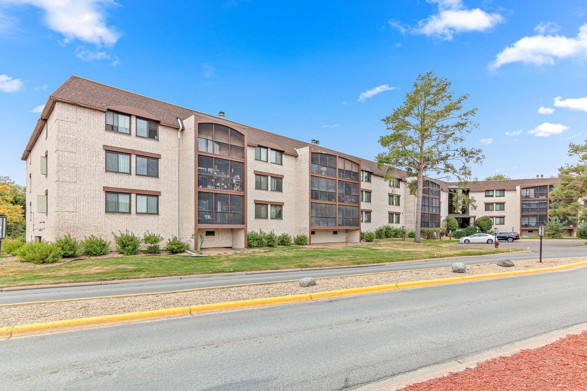 4710 58th Avenue N #221, Crystal, MN 55429