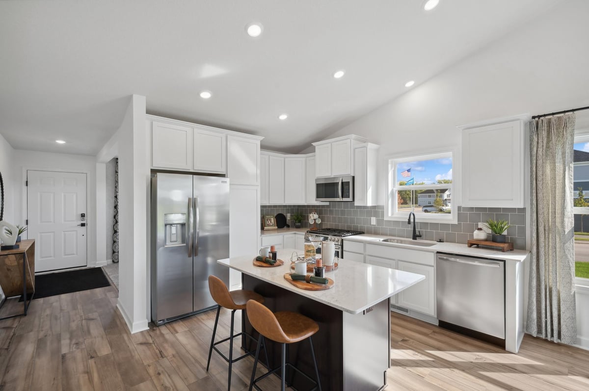 7942 42th Street N, Oakdale, MN 55128