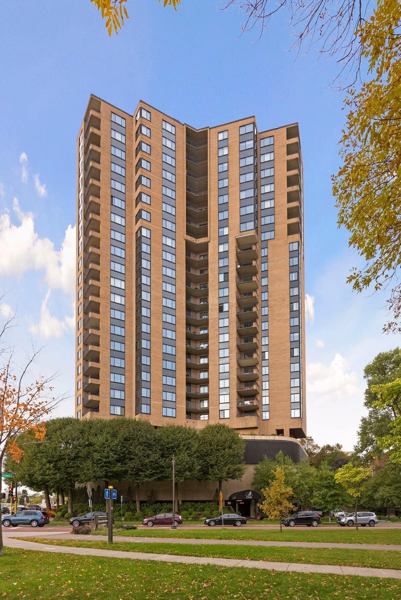 2950 Dean Parkway #603, Minneapolis, MN 55416