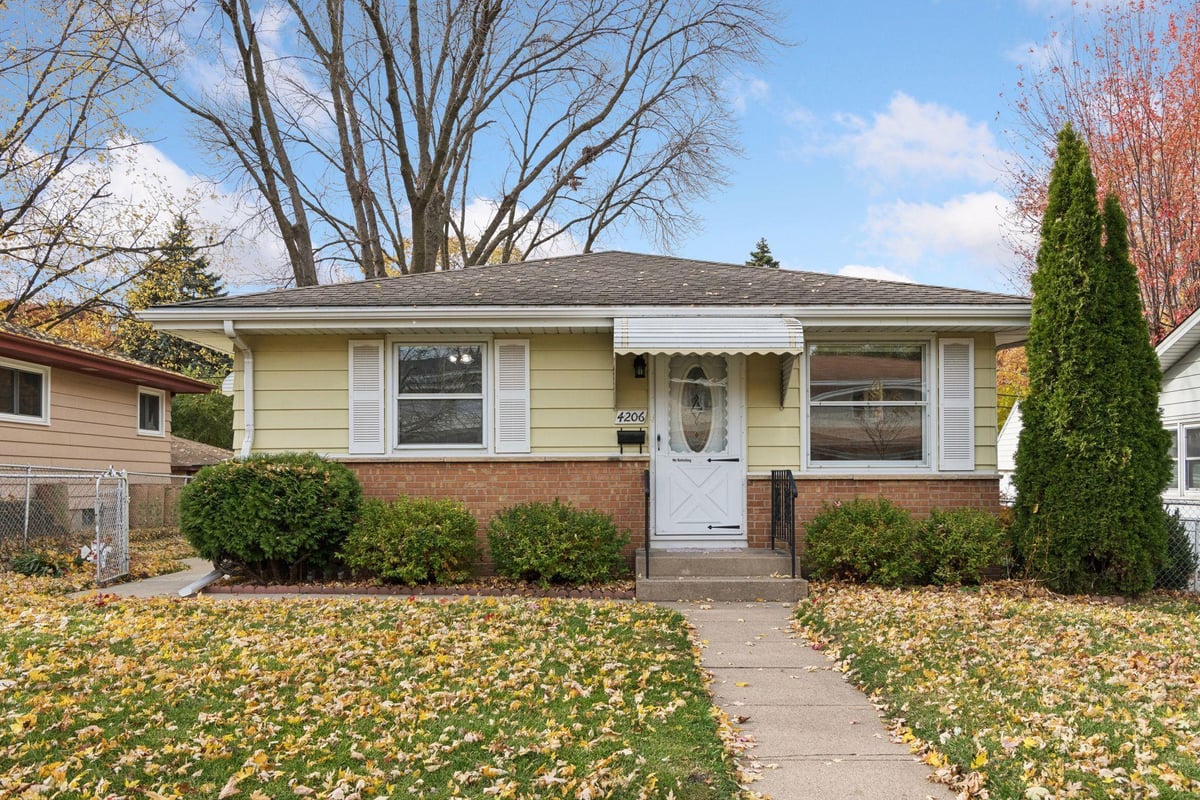 4206 2nd Street NE, Columbia Heights, MN 55421