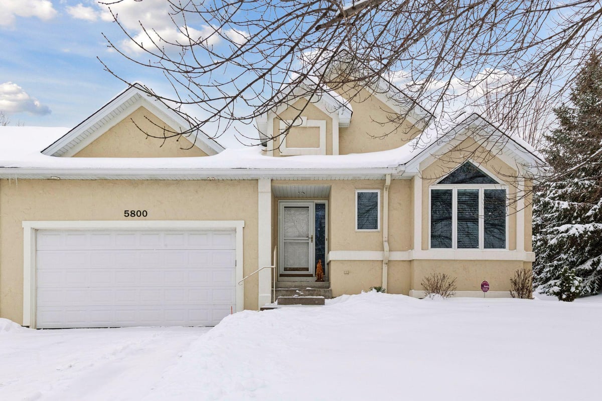 5800 Forestview Lane N, Plymouth, MN 55442