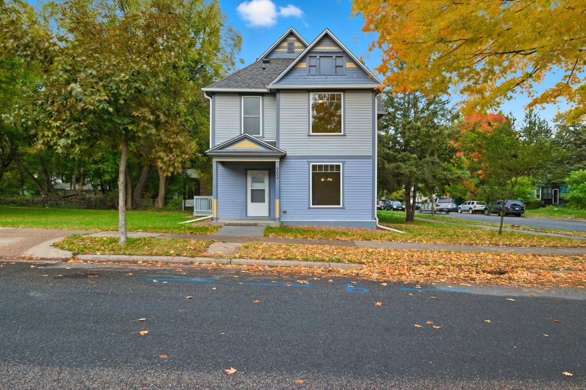 902 22nd Avenue N, Minneapolis, MN 55411