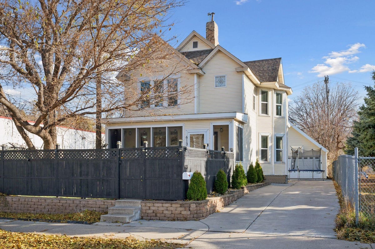 613 Harrison Street NE, Minneapolis, MN 55413