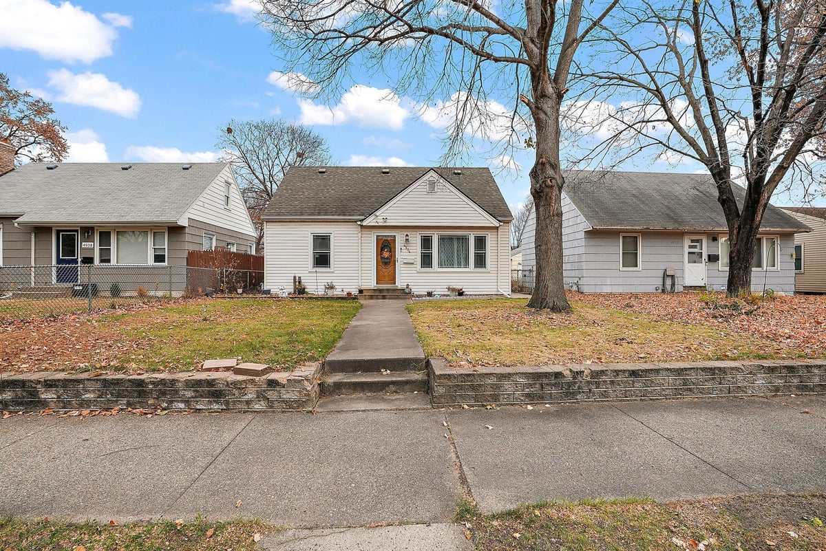 4934 Oliver Avenue N, Minneapolis, MN 55430