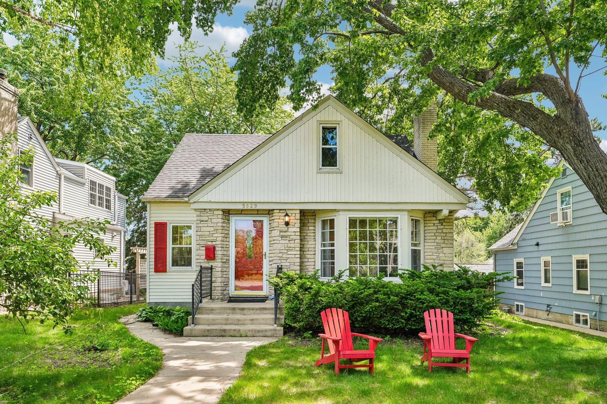 5529 Queen Avenue S, Minneapolis, MN 55410